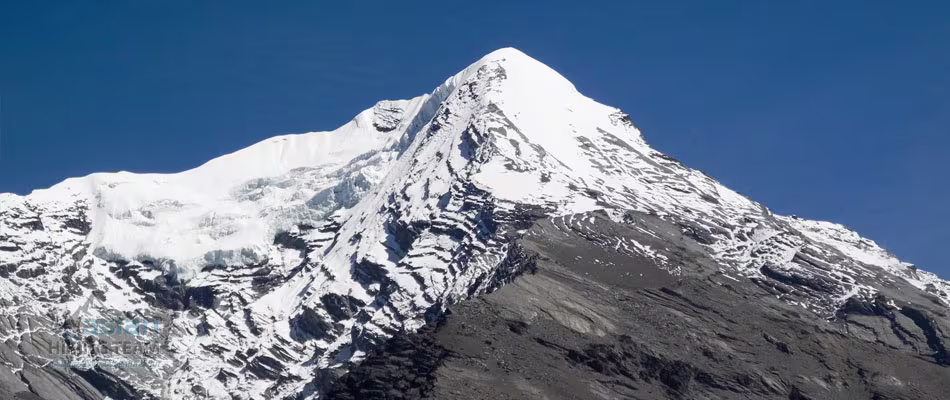 Pisang Peak Climbing in 18 days