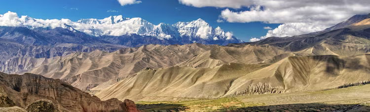 Upper Mustang Trek with Tibetan-influenced culture